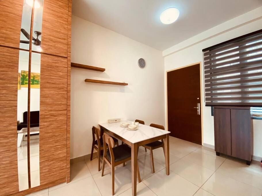 Apartment Mount Austin #palazio A1 Super Pool View 1-2pax #mspro