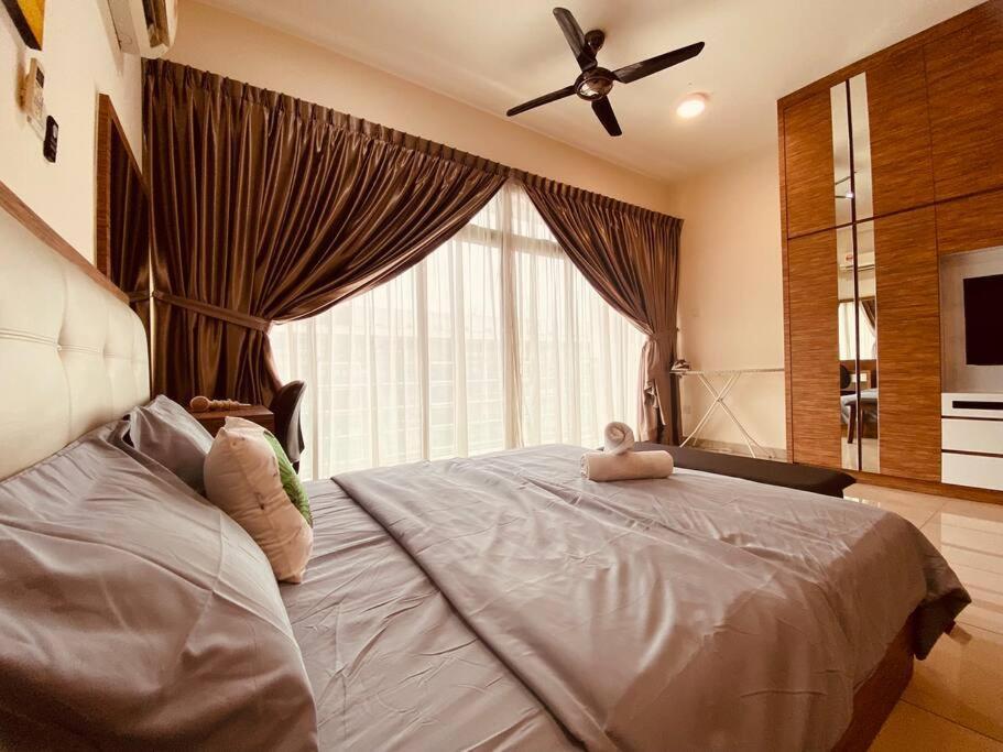 Apartment Mount Austin #palazio A1 Super Pool View 1-2pax #mspro Johor Bahru